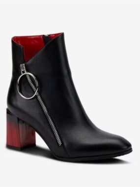 Black and Red Ankle Boot with Ring Zipper Azura New in box 8 1/2